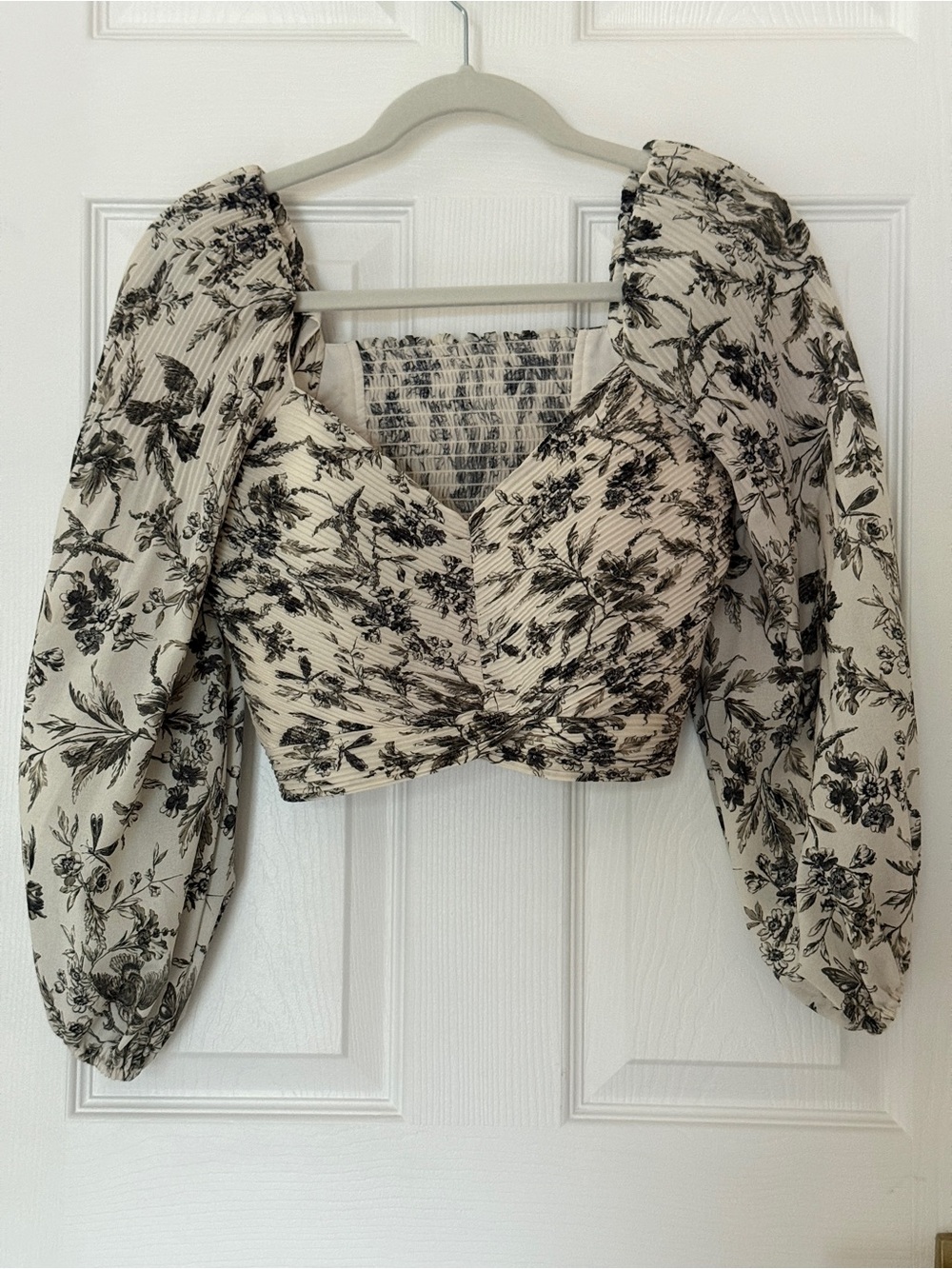 Express Floral Toile Puff-Sleeve Cropped Blouse, Size Small
